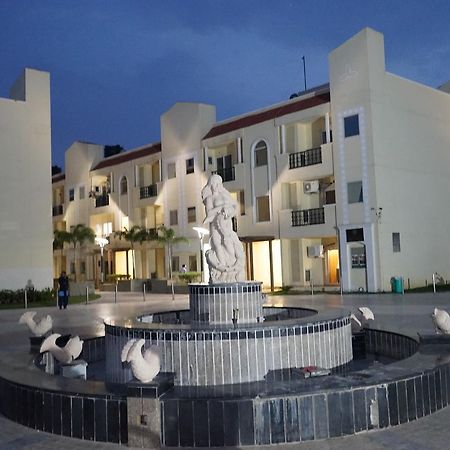 Home-Like Infinity Resort Вриндавана Экстерьер фото